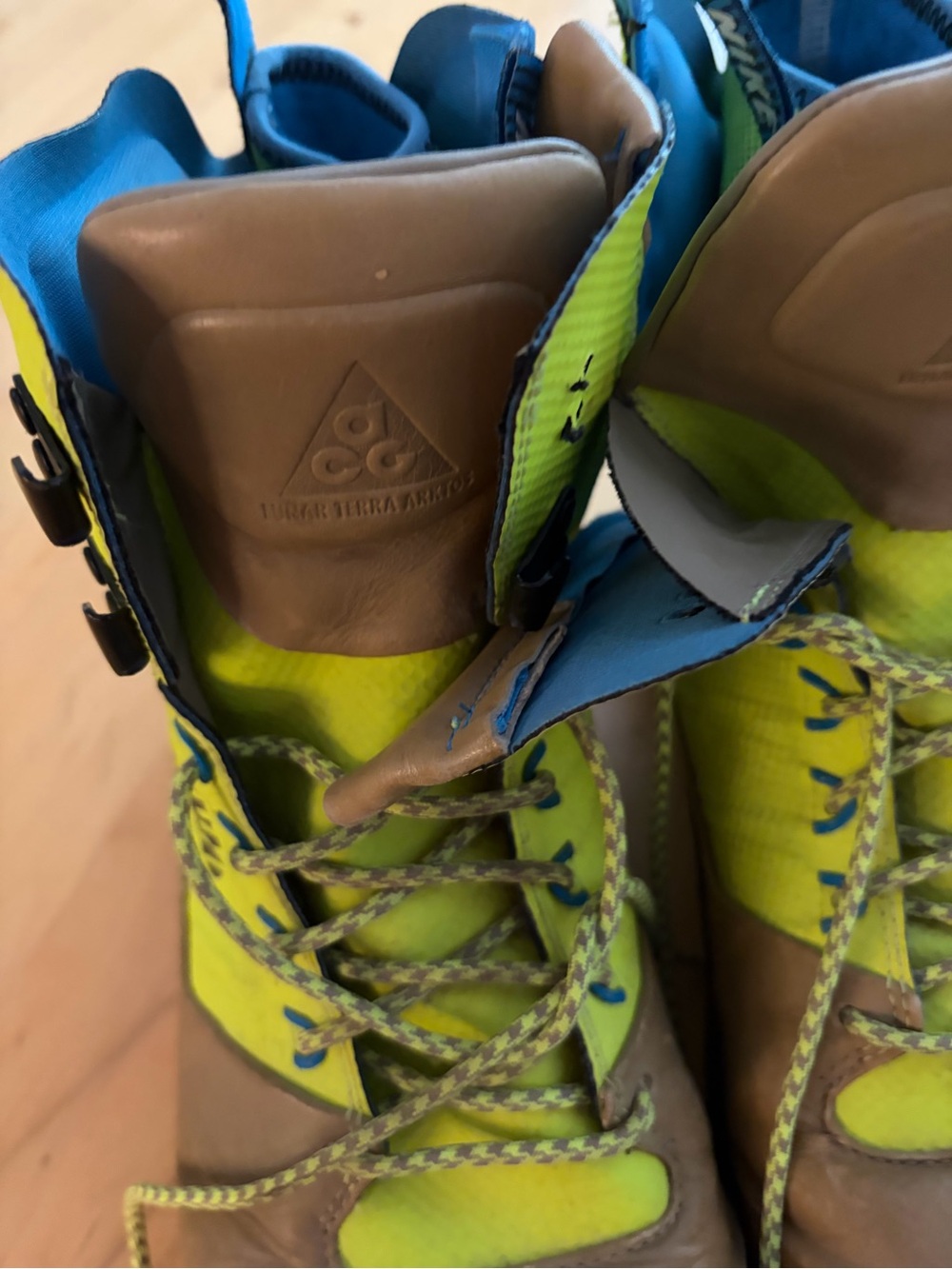 Nike ACG Men’s High-Top Hiking Boots in Neon Yellow and Brown - Picture 2 of 5